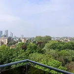 Central London 3 Bed Flat With A View